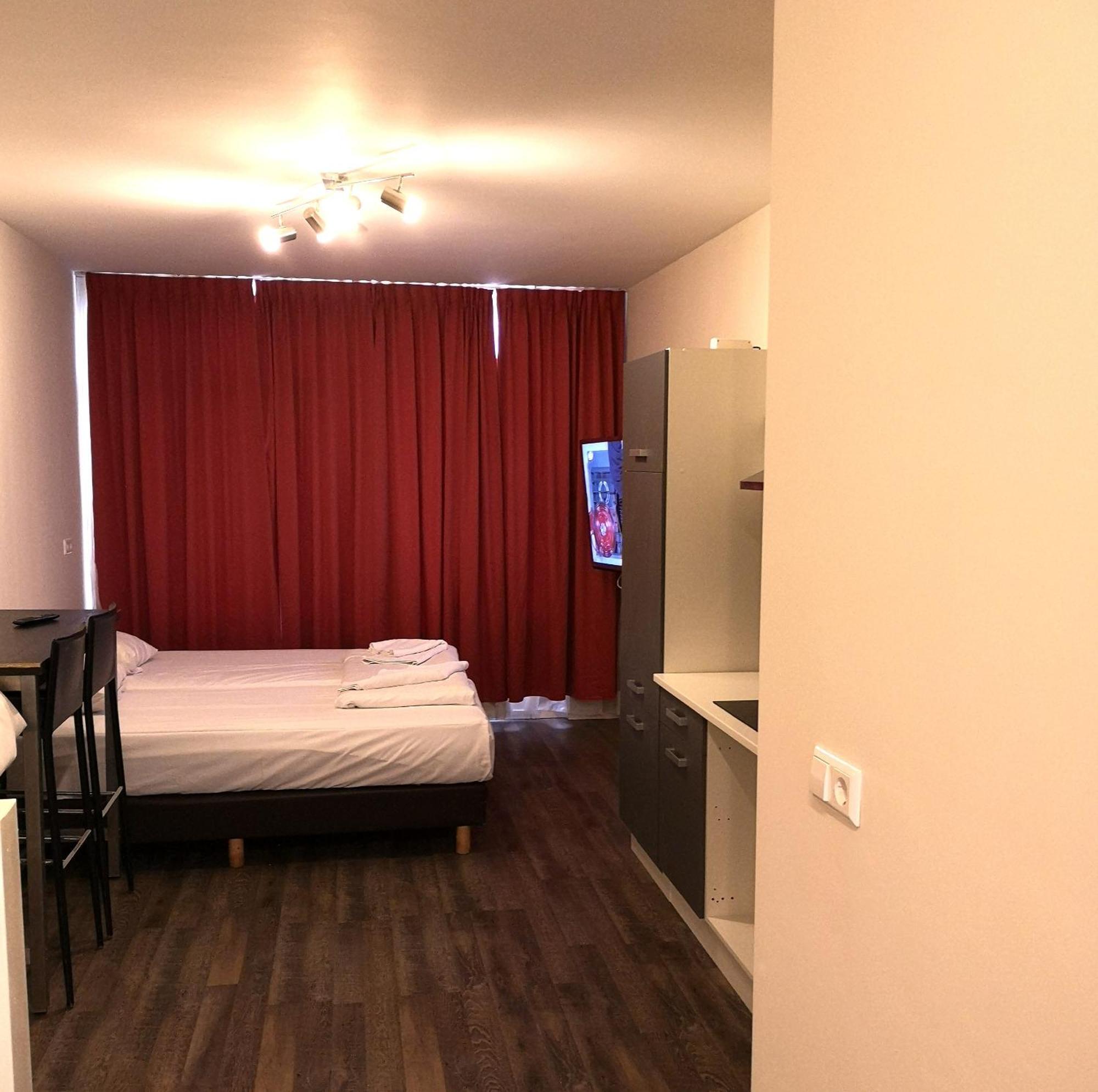 Hotel Holland Lodge Утрехт Экстерьер фото