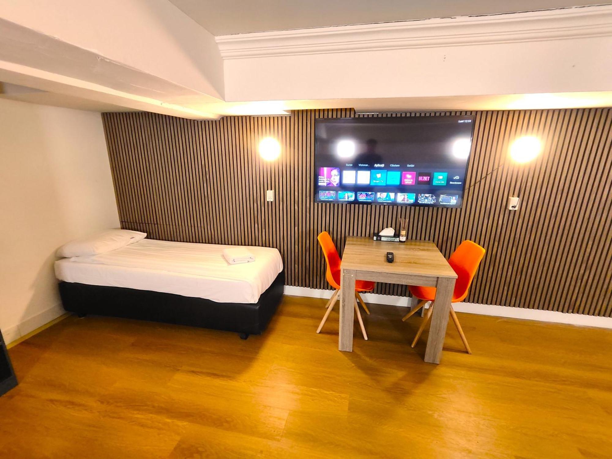 Hotel Holland Lodge Утрехт Экстерьер фото